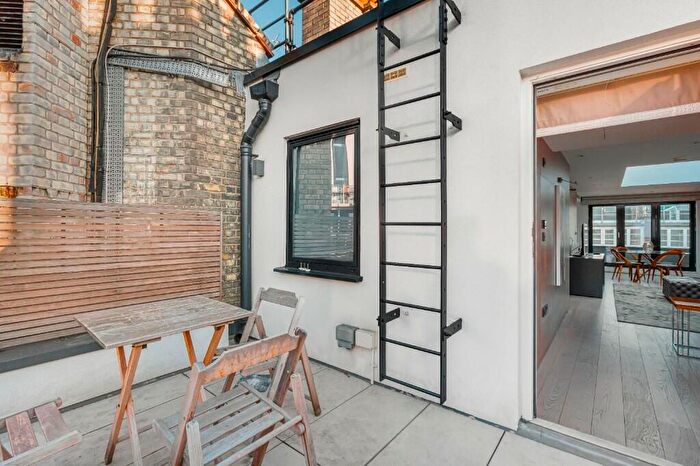 3 Bedroom Flat To Rent In Maddox Street, London, W1S