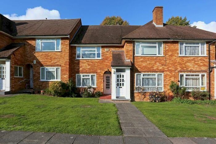 2 Bedroom Maisonette To Rent In Kerry Court, Stanmore, HA7