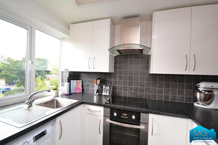 2 Bedroom Apartment To Rent In Deanery Close, East Finchley, London, N2