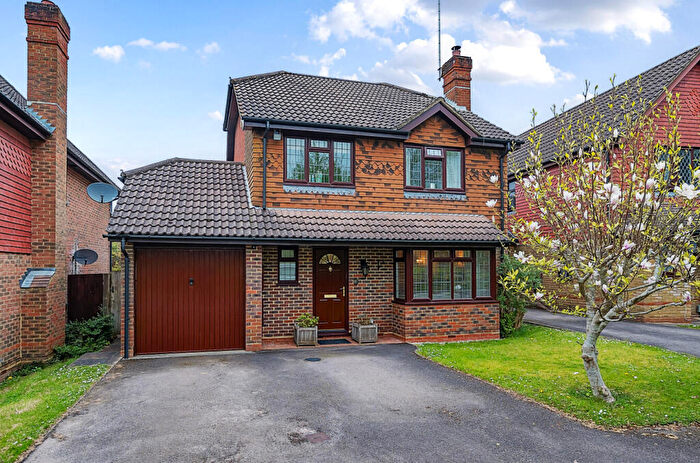 4 Bedroom Detached House For Sale In The Briars, Ash, Surrey, GU12
