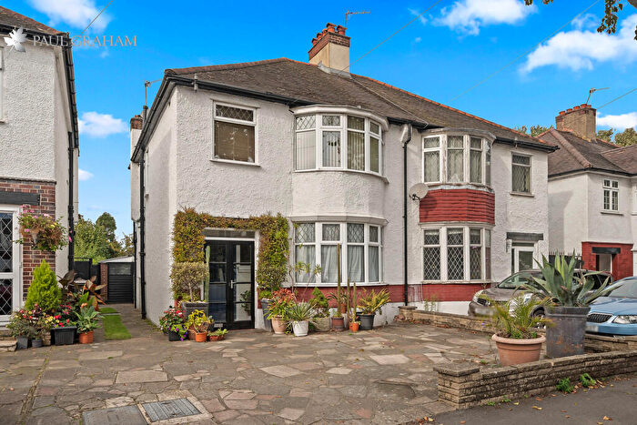 3 Bedroom Semi-Detached House For Sale In Aldwick Road, Beddington, CR0