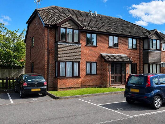 2 Bedroom Apartment For Sale In Pittard Road, Basingstoke, RG21