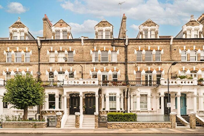 1 Bedroom Flat For Sale In Gunterstone Road, West Kensington, W14