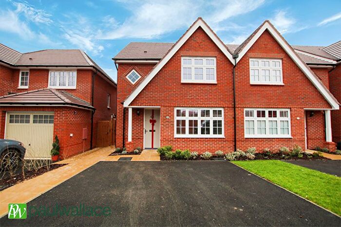 3 Bedroom Semi Detached House To Rent In Socrates Close, Goffs Oak, EN7