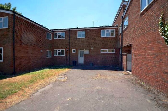 4 Bedroom Terraced House To Rent In Fleming Close, Arborfield, RG2