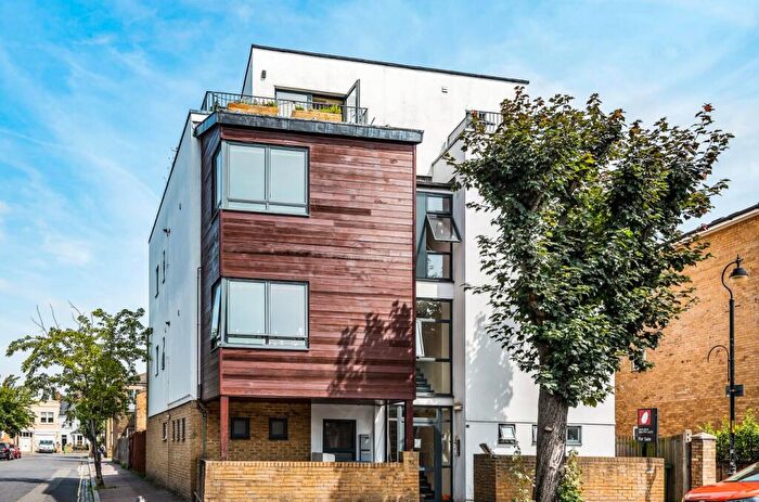 1 Bedroom Flat To Rent In Anstey Road Peckham, SE15