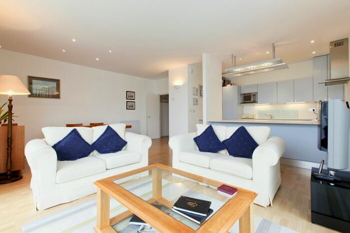 2 Bedroom Flat To Rent In Monza Building, Monza Street, London, E1W