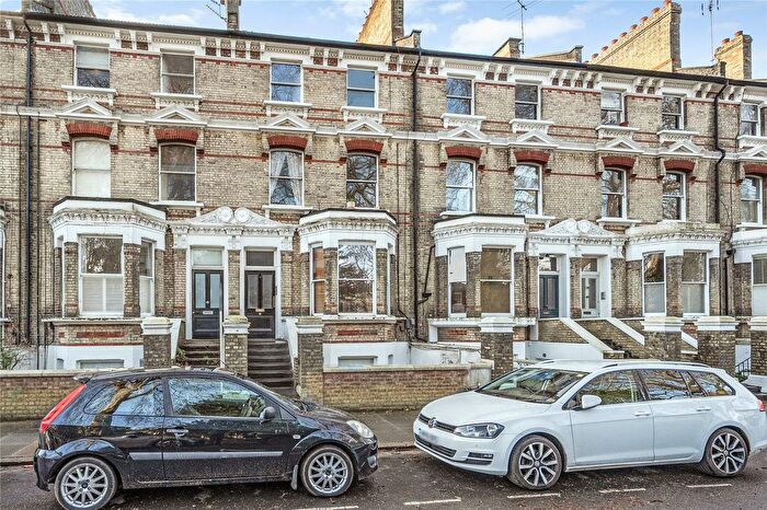 2 Bedroom Flat For Sale In Surbiton, KT6