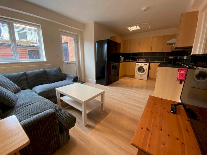 5 Bedroom Detached House To Rent In Rough Common Road, Rough Common, CT2