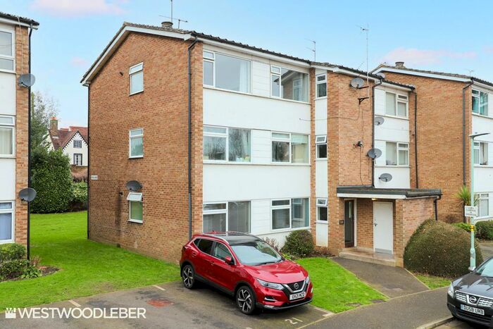 2 Bedroom Flat To Rent In High Road, Broxbourne, EN10