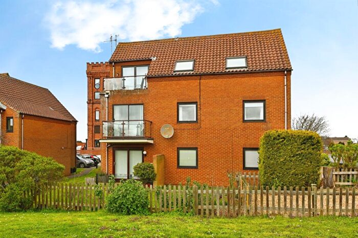 2 Bedroom Flat For Sale In Kings Lynn Road, Hunstanton, PE36