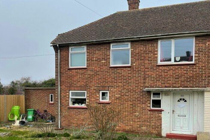 3 Bedroom Property To Rent In Melbourne Avenue, Dover, CT16