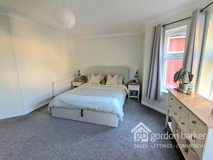 2 Bedroom Flat To Rent In Belle Vue Road, Bournemouth, Dorset, BH6