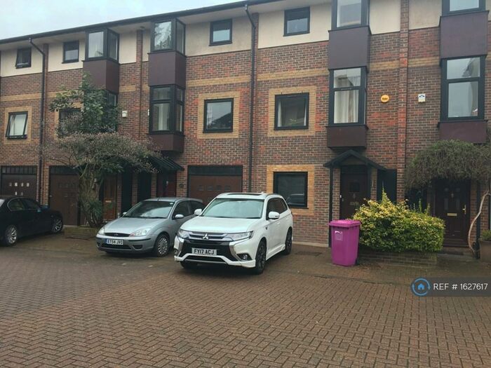 4 Bedroom Terraced House To Rent In Barnfield Place, London, E14