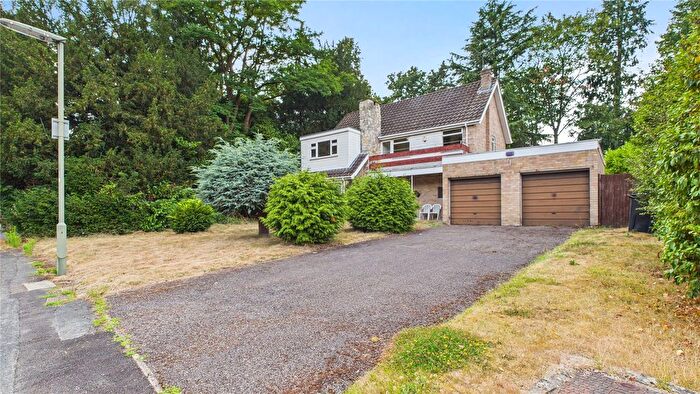 4 Bedroom Detached House For Sale In Horsell, Surrey, GU21