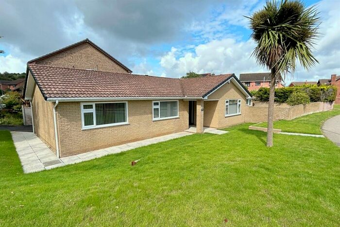 3 Bedroom Detached Bungalow To Rent In Bearwood, BH11
