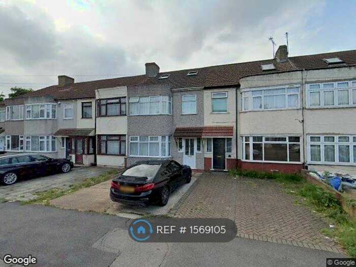 4 Bedroom Terraced House To Rent In Crow Lane, Romford, RM7