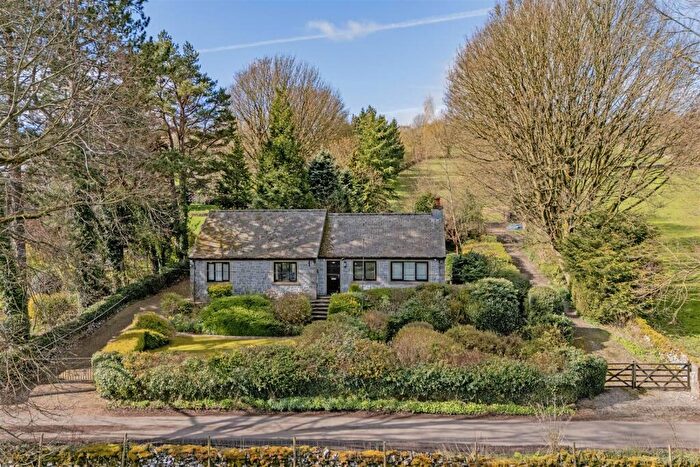 3 Bedroom Bungalow For Sale In Granby Road, Bradwell, S33