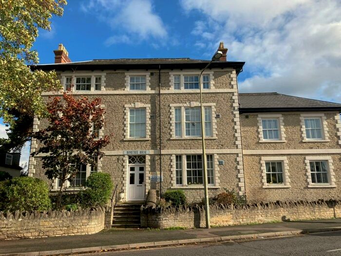 2 Bedroom Apartment To Rent In Hometree House, Bicester, OX26