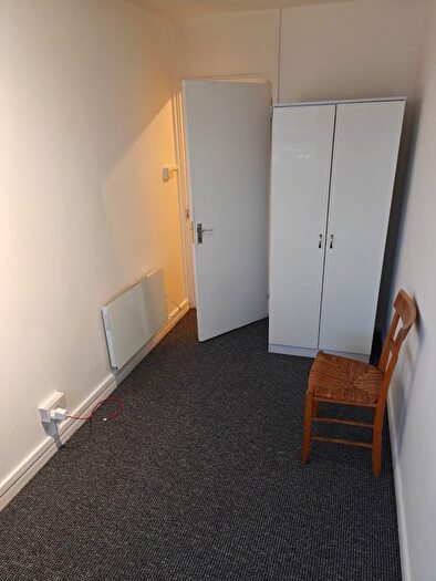 3 Bedroom Flat To Rent In Hitherlands, Little Dimocks, London, SW12