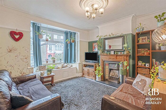 3 Bedroom Property For Sale In Bridge End, London, E17