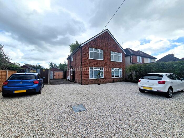 3 Bedroom Maisonette To Rent In Hillside Road, Reading, RG6