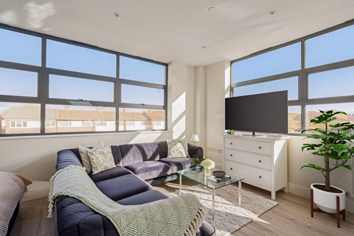 1 Bedroom Studio To Rent In Heron Drive, Slough, SL3