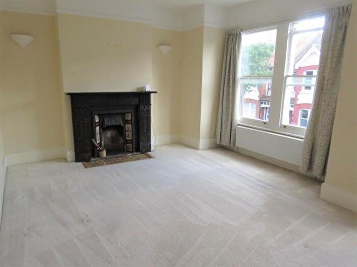 2 Bedroom Apartment To Rent In Playfield Crescent, East Dulwich, London, SE22