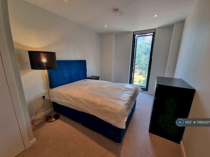 2 Bedroom Flat To Rent In Aspin Lane, Manchester, M4