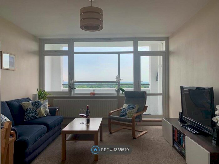 2 Bedroom Flat To Rent In Bisley House, London, SW19