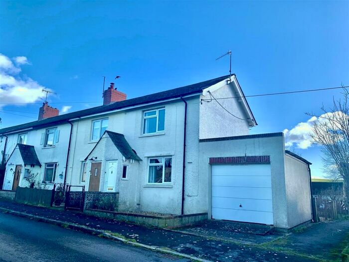 2 Bedroom End Of Terrace House To Rent In Avon Square, Upavon, SN9