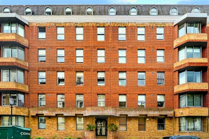 3 Bedroom Flat To Rent In Emperors Gate, London, SW7