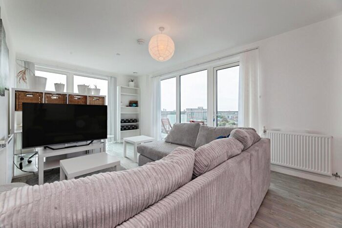 2 Bedroom Flat For Sale In Ironworks Way, London, E13