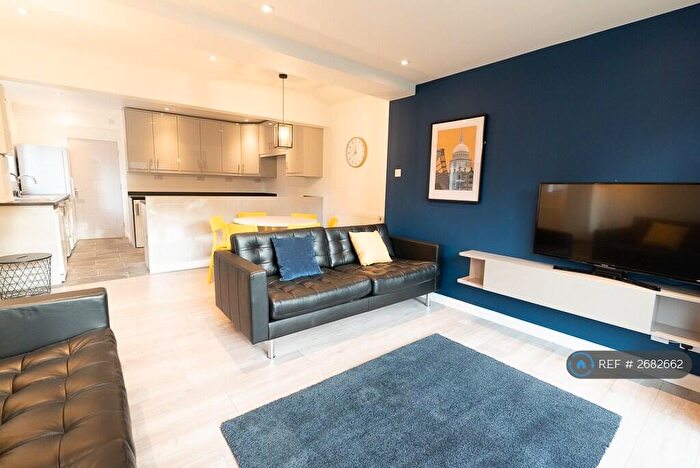 6 Bedroom Semi Detached House To Rent In Roselands Gardens, Southampton, SO17