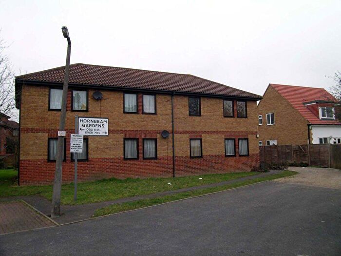 2 Bedroom Flat To Rent In Hornbeam Gardens, SL1