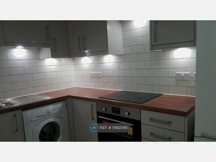 Studio To Rent In Paget Rise, London, SE18