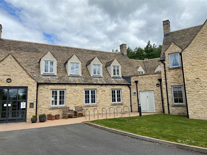 1 Bedroom Retirement Property For Sale In Hawkesbury Place, Stow-on-the-Wold, GL54