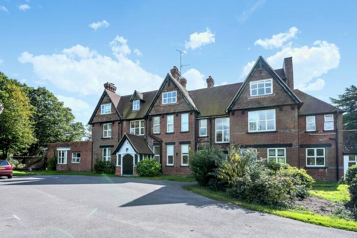 1 Bedroom Flat To Rent In Ends Place, Byfleets Lane, Warnham, Horsham, RH12