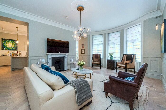 3 Bedroom Flat To Rent In Cabbell Street, London, NW1