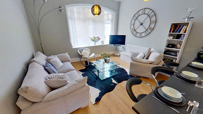 2 Bedroom Town House To Rent In Peoples Hall Cottage, City Centre, NG1