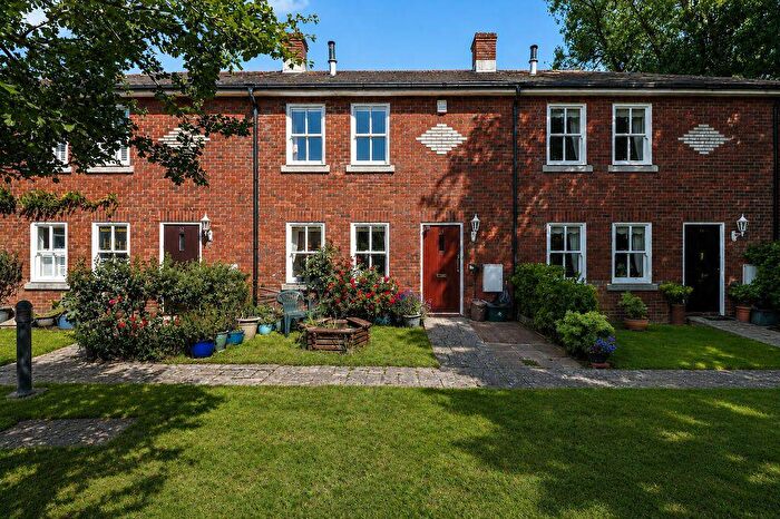 2 Bedroom Terraced House For Sale In Christchurch Town Centre, BH23