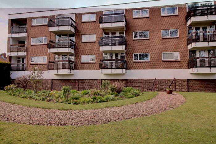 2 Bedroom Apartment To Rent In Cairns Court, Norwich, NR4