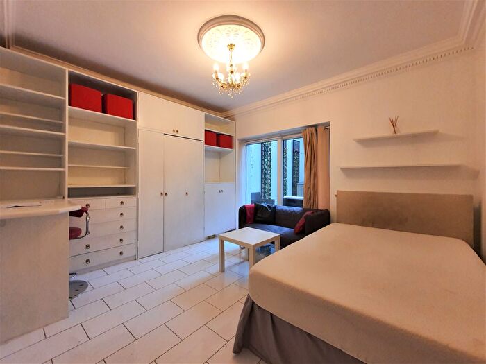 Studio To Rent In Lexham Gardens, Earls Court, London, W8