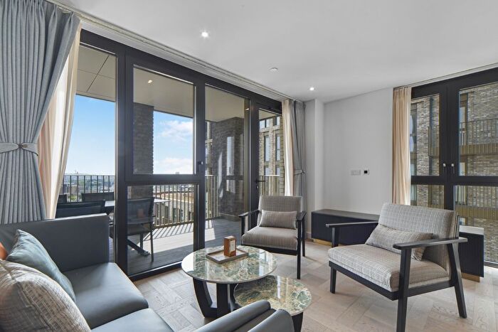 3 Bedroom Flat To Rent In Boxwood Gardens, London Dock, E1W