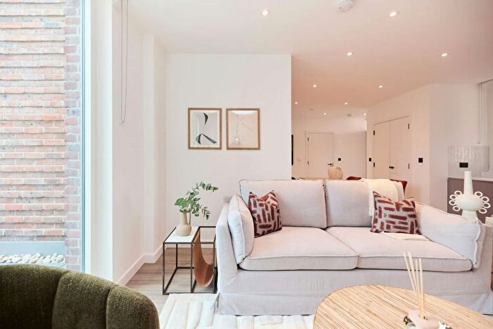 2 Bedroom Flat To Rent In Stamford Road, London, N15