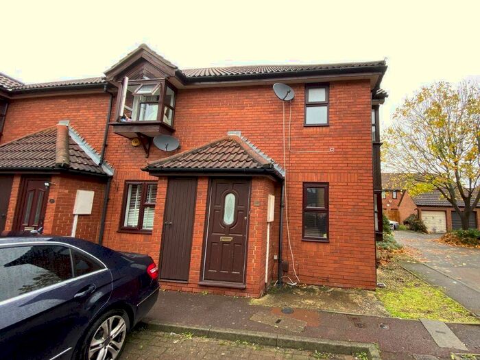 1 Bedroom End Of Terrace House To Rent In Windsor Gardens, Wallington, Surrey, CR0