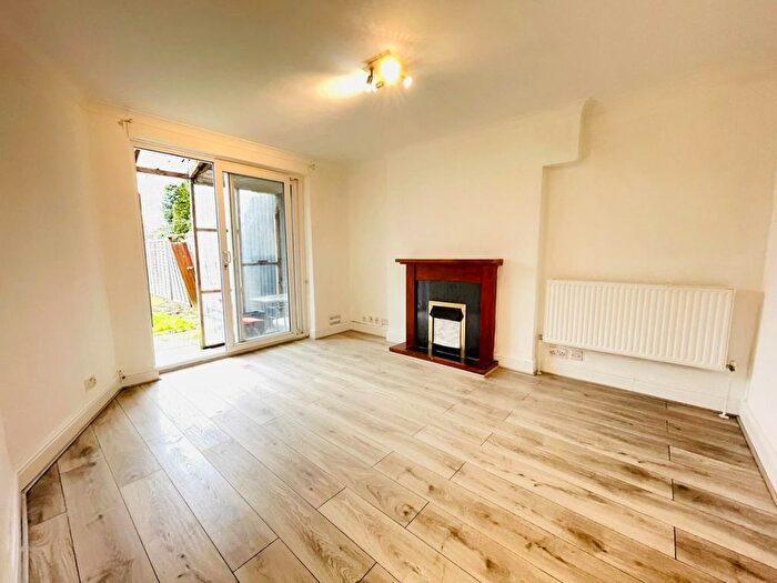 1 Bedroom Maisonette To Rent In Wide Way, Mitcham, CR4