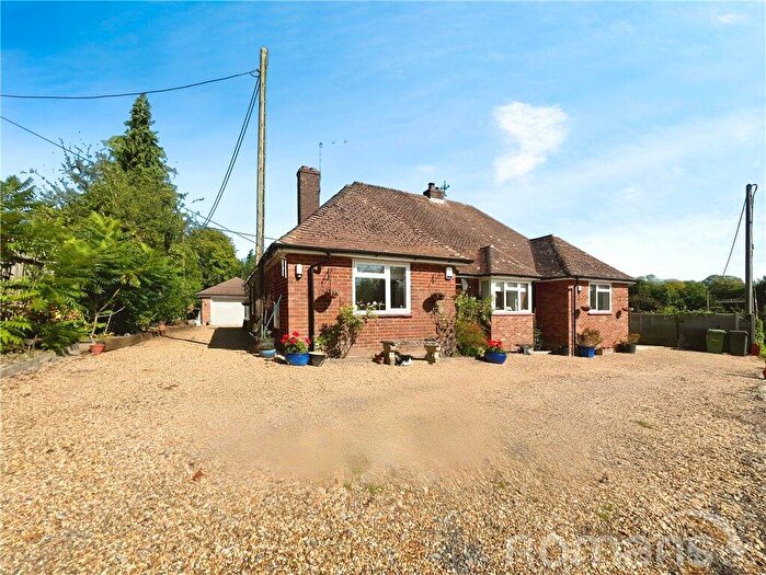 3 Bedroom Bungalow For Sale In Windmill Lane, Alton, Hampshire, GU34