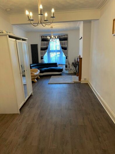 Studio To Rent In Sedgwick Road, Leyton, London E10