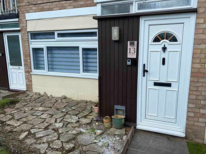 1 Bedroom Flat To Rent In St. Peters Close, Bushey Heath, Bushey, WD23